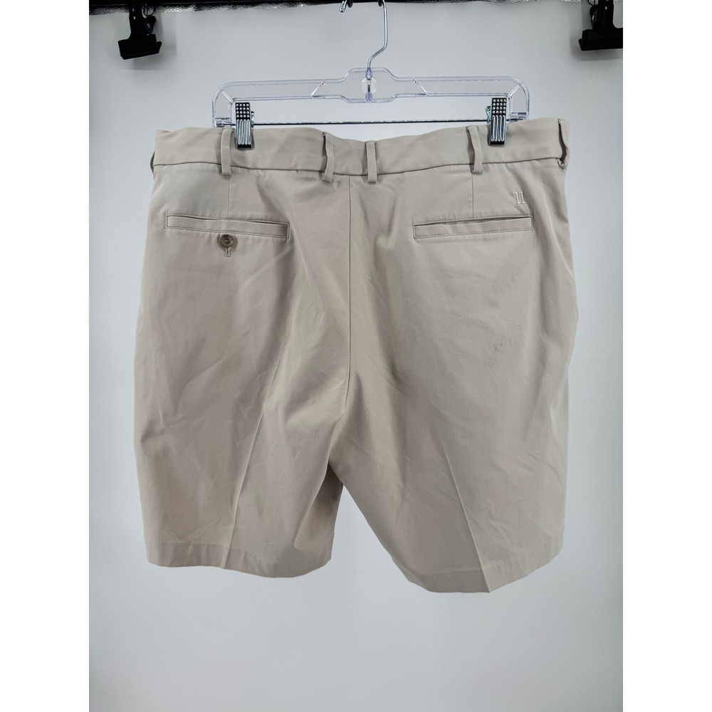 Walter Hagen Mens Golf Shorts Khaki Tan Flat Front Performance MGA14411 Size 38 - Picture 2 of 11
